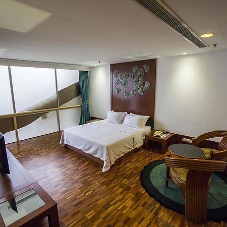 Austin Heights Golf & Hotel Resort Τζόχορ Μπάχρου Εξωτερικό φωτογραφία