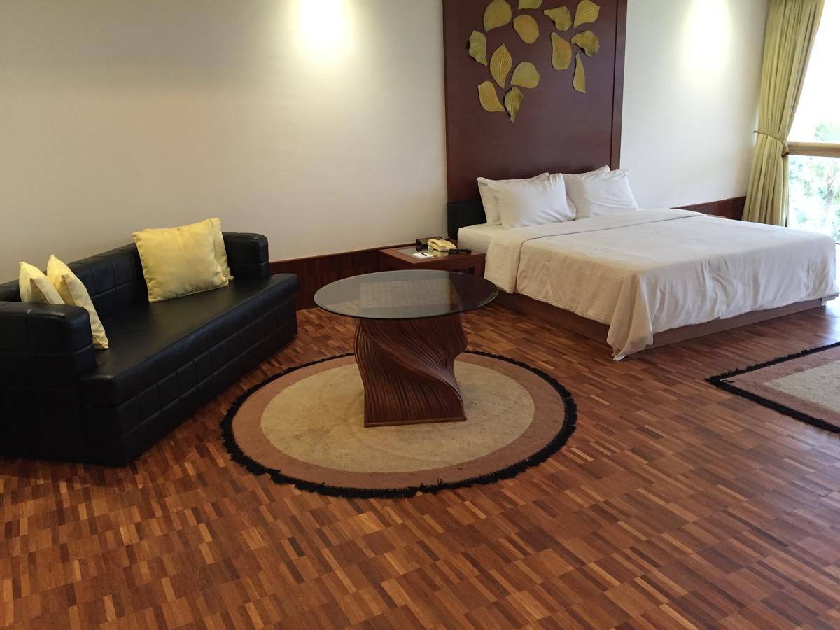 Austin Heights Golf & Hotel Resort Τζόχορ Μπάχρου Εξωτερικό φωτογραφία