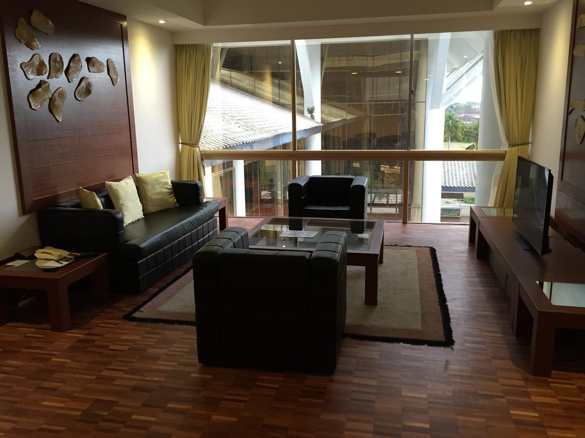Austin Heights Golf & Hotel Resort Τζόχορ Μπάχρου Εξωτερικό φωτογραφία