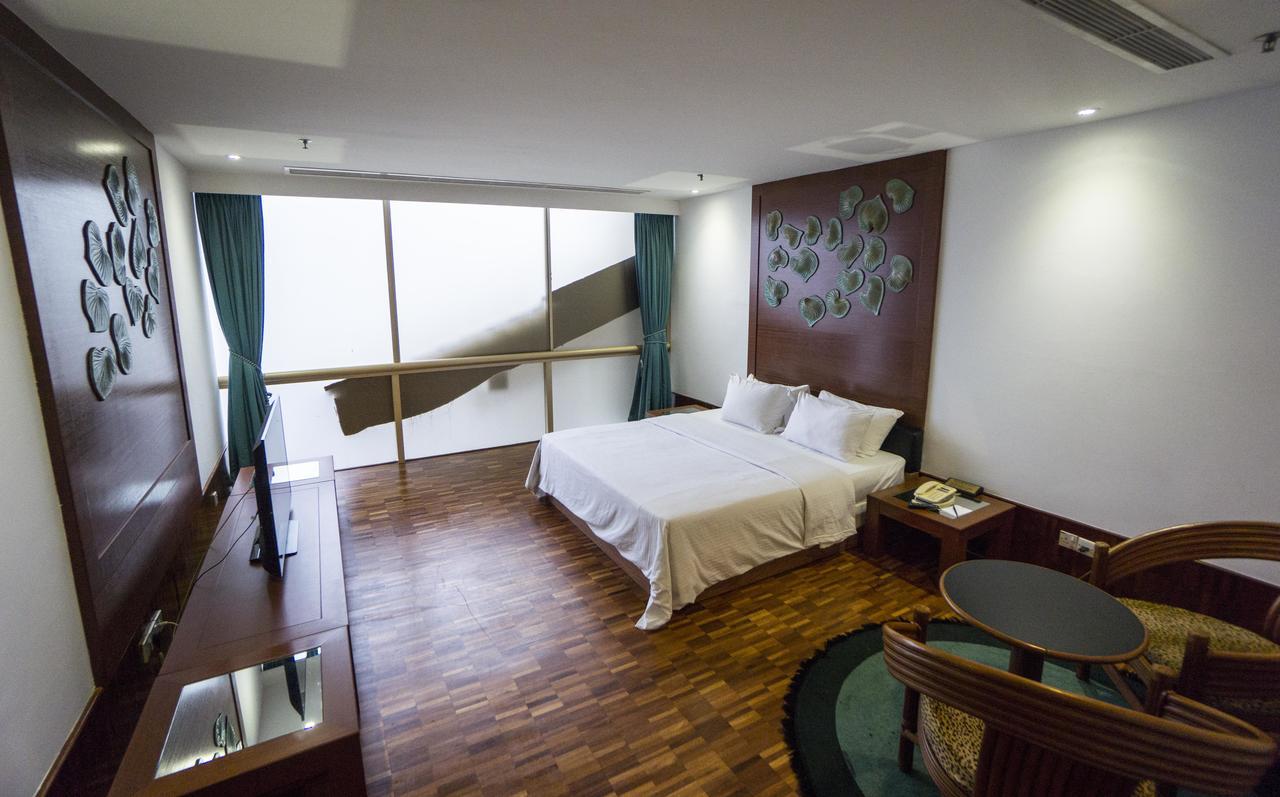 Austin Heights Golf & Hotel Resort Τζόχορ Μπάχρου Εξωτερικό φωτογραφία