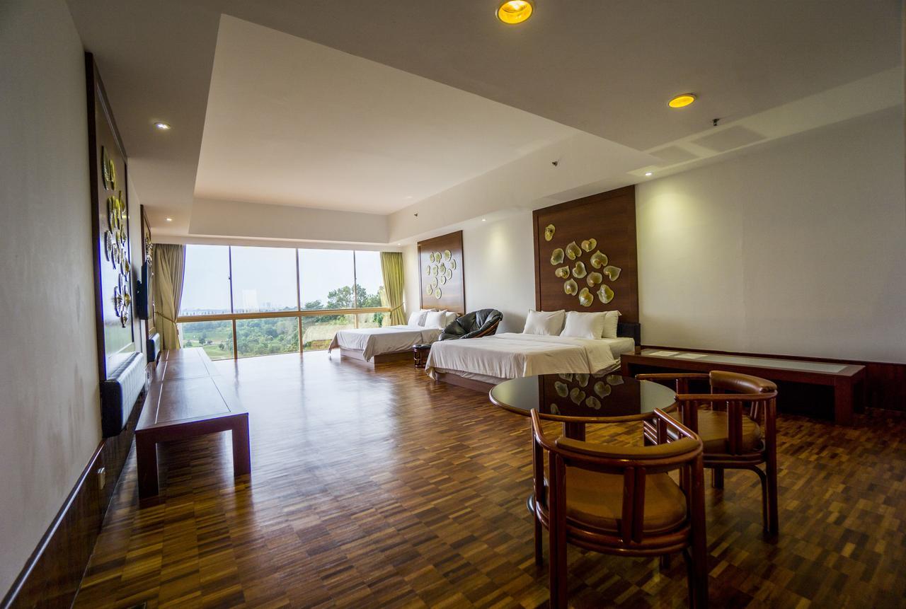 Austin Heights Golf & Hotel Resort Τζόχορ Μπάχρου Εξωτερικό φωτογραφία